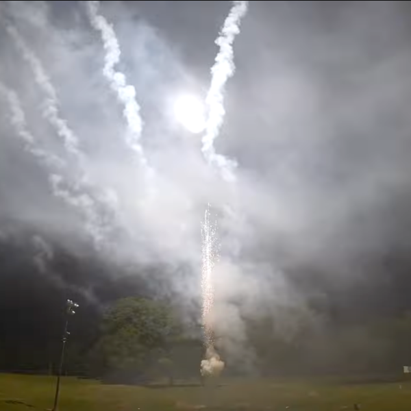 Silver Comet Tail to Crackle with Hammer (5sec) 49-Shot Pro-Line Cake