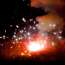 Apple Bombs Barrage Crackling Balls